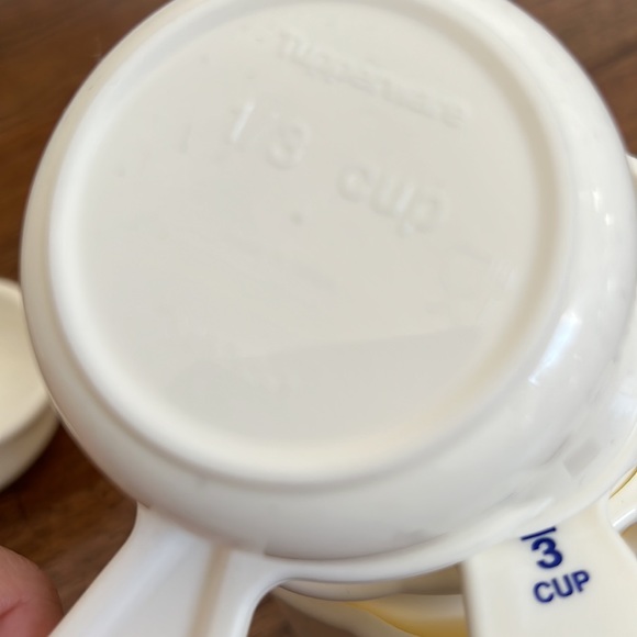 Set of 5 Tupperware measuring cups - Picture 2 of 4